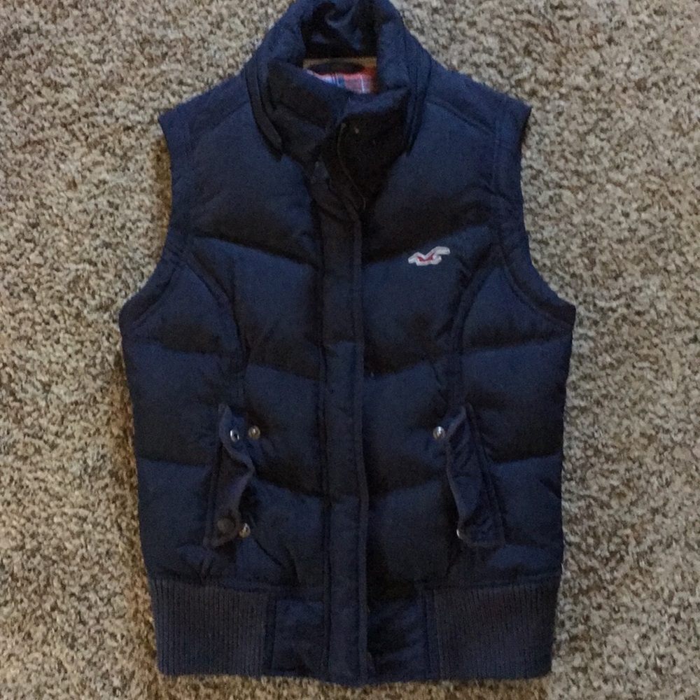 Hollister juniors navy down vest